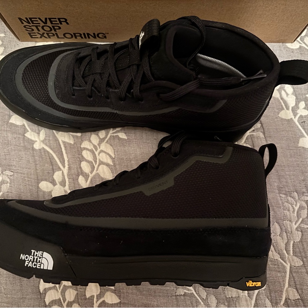 The North Face Woman’s or Men Black Hiking Shoes